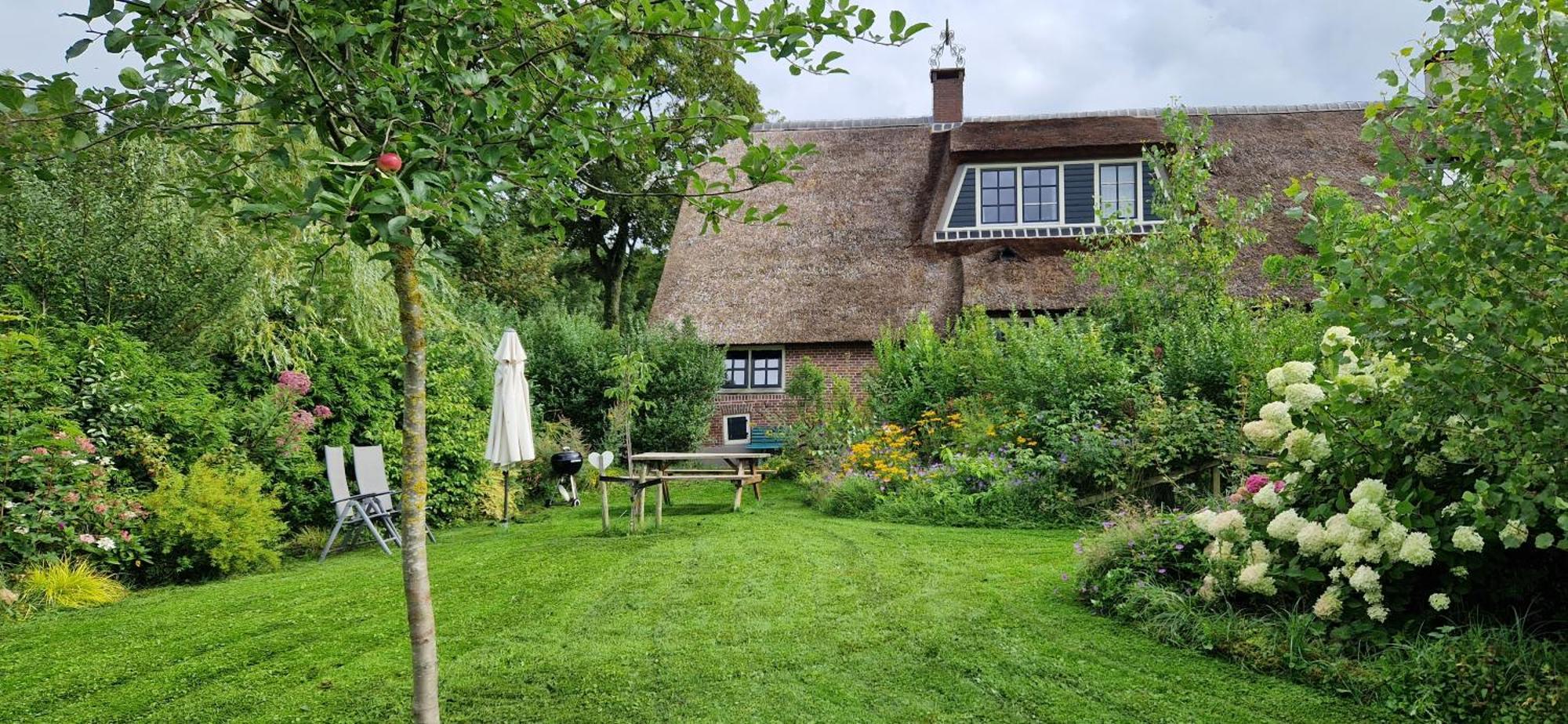 Magnificent Farmhouse In Central Holland 4A & 2C Schoonrewoerd Exterior foto